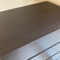 6段のタンスの画像