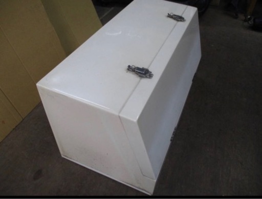 【受付終了】トラック用FRP工具箱 白 中古 割と美品 900