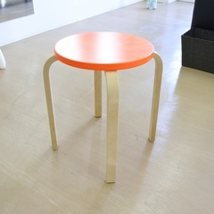 イケア　スツール（オレンジ）