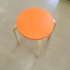 イケア　スツール（オレンジ）の画像