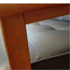 あと2日！2人掛けソファ　ウッドフレームの画像