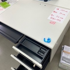事務所机です。の画像