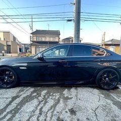 BMW 5シリーズ　M5仕様フルカスタム　4本出しマフラー　20AW 車検2年の画像