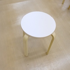 スツールの画像