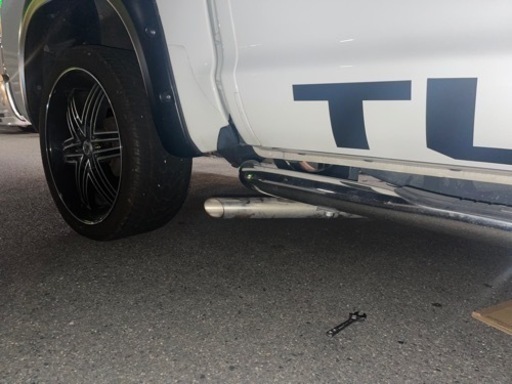 タンドラ  ワンオフ左右2本出しマフラー