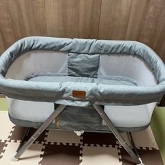 ベビーベッド　折りたたみ　グレー