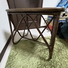 茶色い　サイドテーブルの画像