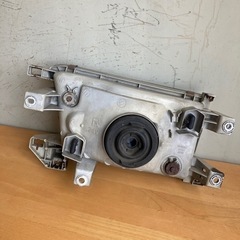 ガレージ整理。185サーフ。ヘッドライト右。の画像