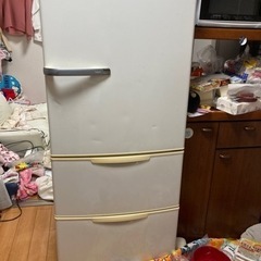 冷蔵庫275ℓ3ドア取り引き中