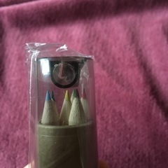 【新品】色鉛筆セット　鉛筆けずり付き　6色　ミニサイズの画像