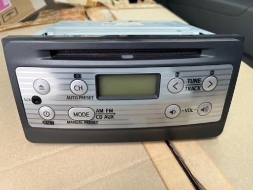 ダイハツ純正オーディオ　CD AUX ラジオ