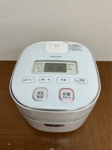 受付終了⭐️シャープ 炊飯器 3合 黒厚釜 球面炊き ホワイト KS-C5K-W