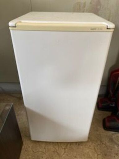 サンヨー製　☆75L コンパクト冷蔵庫☆     90