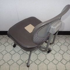 事務用椅子 キャスター付きの画像