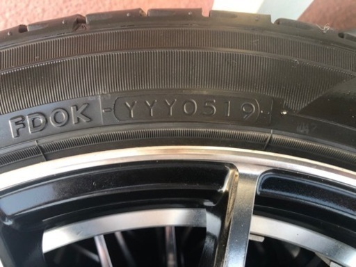 タイヤ215/45r17