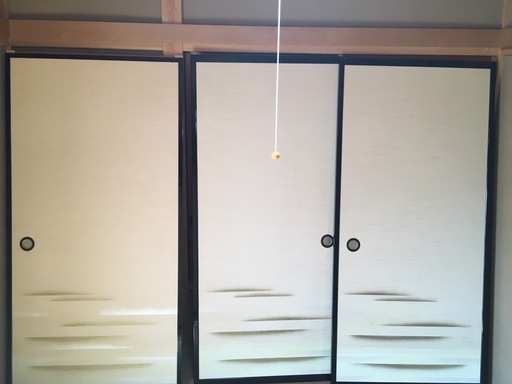 和室　押し入れ　扉　戸　襖　ふすま　（1枚目と2枚目の写真の1番左の扉は違います）