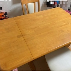 【お取引完了】ダイニングテーブル4点セットの画像