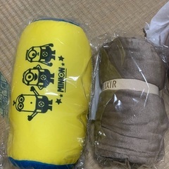 ミニオンクッションとブランケット
