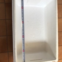 発泡スチロールの箱
