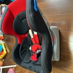 新生児から使えるチャイルドシートの画像