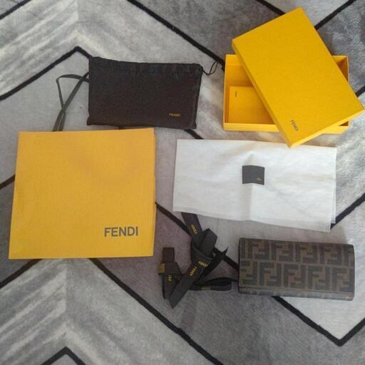 FENDI長財布