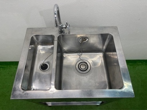業務用　ステンレス　２槽シンク流し台　蛇口付き　店舗　飲食店　W６００ｘＤ４５０ｘＨ８００ｍｍ