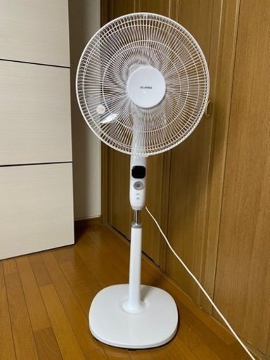 2018年製 アイリスオーヤマ 扇風機 ソフト気流  風量12段階 静音 DCモーター 微風モード付 快眠モード付 ハイタイプ 換気 リビング扇 ホワイト PF-401-FD-W(0404m)
