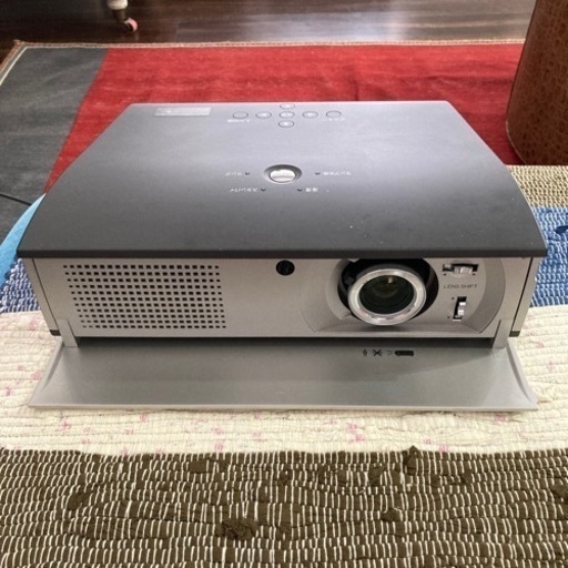 【取引終了】プロジェクター　SANYO 型番LP-Z1