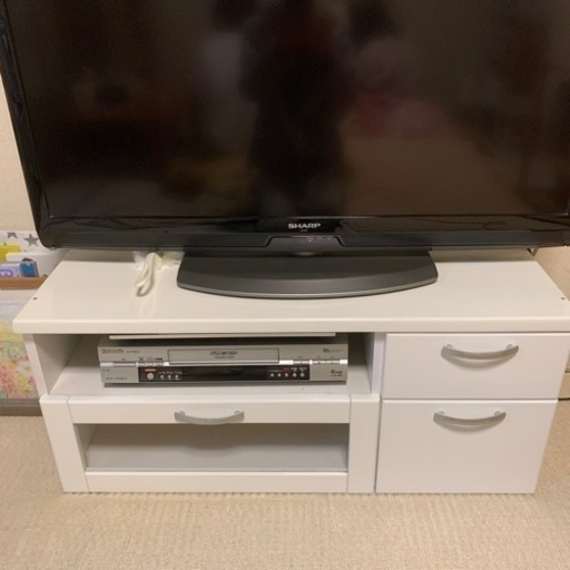 美品:白いTV台