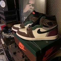 Nike Air Jordan 1 High OG "Hand Crafted"の画像