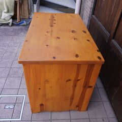 K'FACTORY(ケイ・ファクトリー)の木の持つ温もりを手作りで再現した