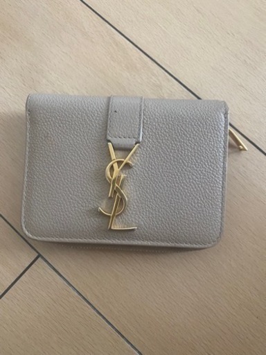 YSLの折りたたみ財布
