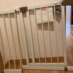 ベビーゲートセーフティーゲート　約78cm-約107cmの画像