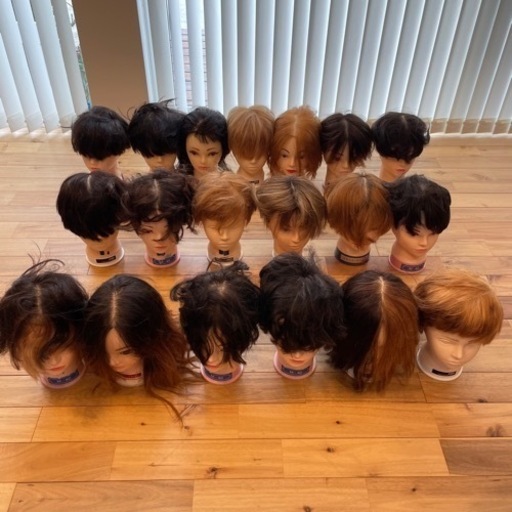 カット　カラー　ウィッグ　人形　美容師