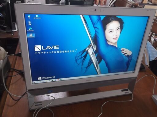 62　白枠一体型パソコン　SSD120GB　メモリ4GB