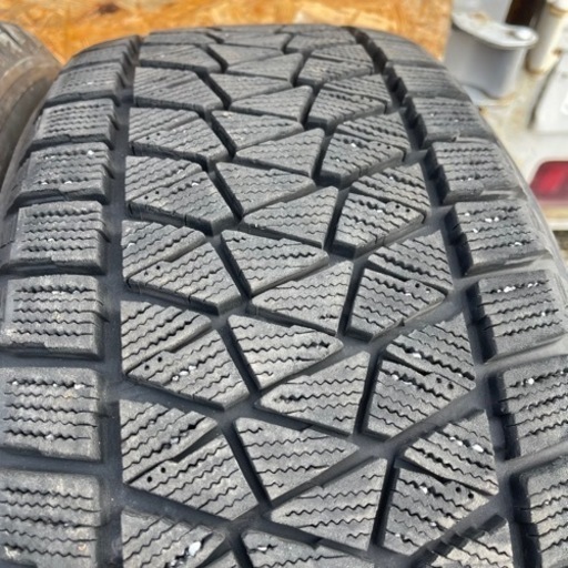 バリ山　BRIDGESTONE 235/55R18 スタッドレス　タイヤ　2016年製　18インチ