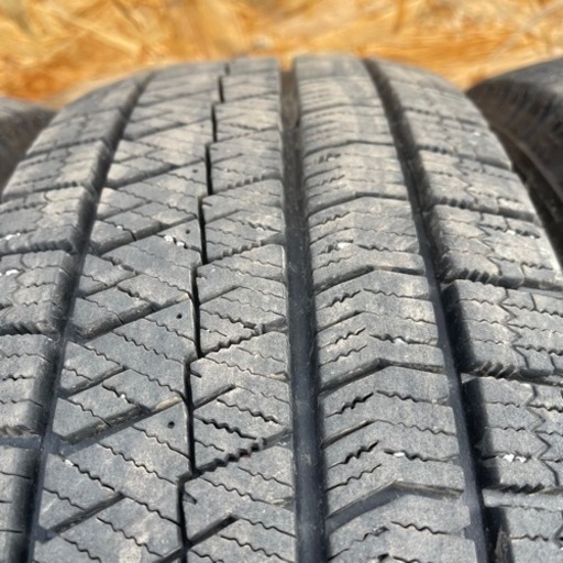極上タイヤ　BRIDGESTONE VRX2 195/65R15 スタッドレス　タイヤ　2017年製　15インチ