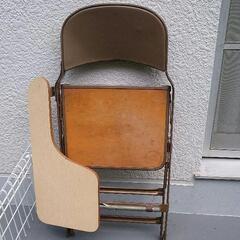 フォールディングチェア　クラリン　テーブル付きの画像
