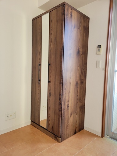 【美しい未使用品】高級感あふれる木目調クローゼット 姿見ミラー付 (高さ 181.5cm 幅 74.7cm 奥行 58cm)