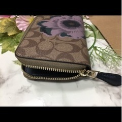 初回お値下げ♪正規品フローラルシグネチャーカフェファセット風？プリントラウンドファスナーの画像
