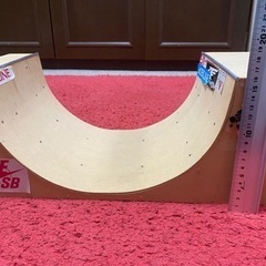 指スケートボード用バンク