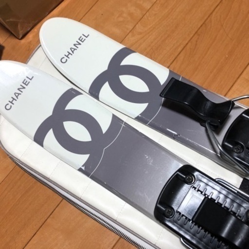 シャネル　スキー板　スポーツライン