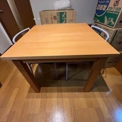 伸縮ダイニングテーブルセット(椅子二脚)