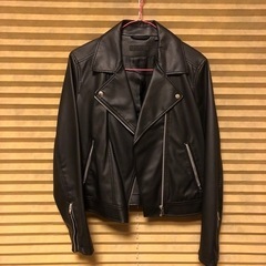 ユニクロフェイクレザーライダーダブル美品❗️(レディース)