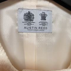 オースチン　リード　スーツの画像