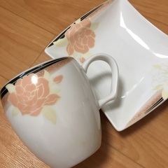 ☕️新品マグカップ　花柄ソーサー？小皿セットおまとめの画像