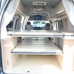 キャンピングカー　H20 ハイエース　アムクラフト製★コンパスドルク★出窓★二段ベット★シンク★ＤＣ冷蔵庫★ＦＦヒーター★リアモニター★ツインサブ★インバーター★マックスファン★オーニング★ＨＤＤナビ★フルセグ★バックカメラ★ＥＴＣ★の画像