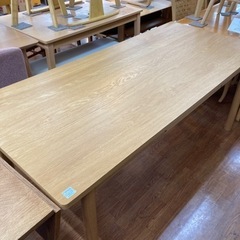 unico ダイニングテーブル入荷致しました。