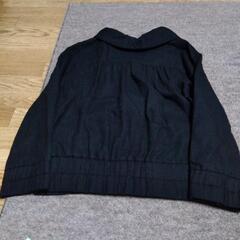 黒ジャケットの画像