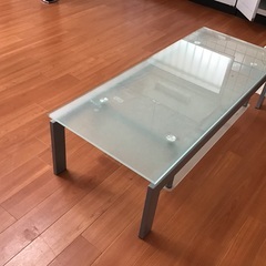 昭和レトロ、ショーケース的テーブルandガラスのテレビ台をセットですの画像